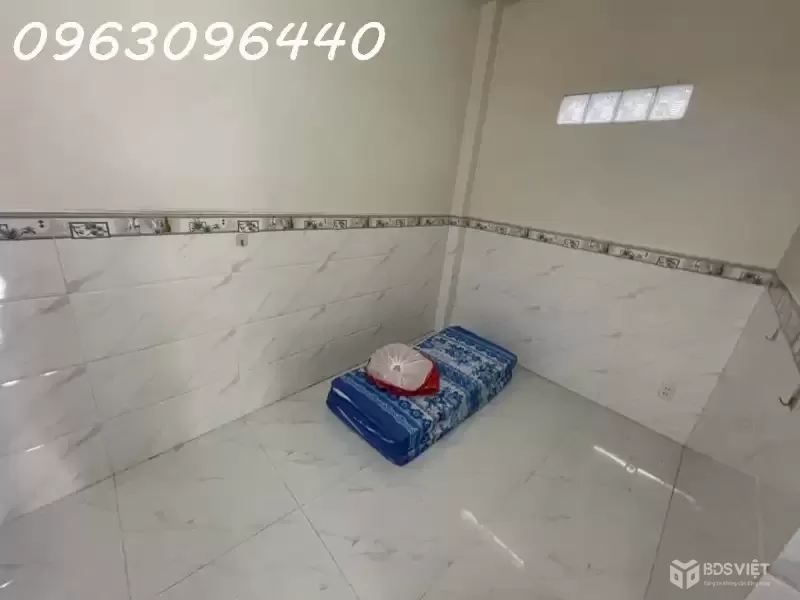 Bán Gấp Nhà Hẻm Oto Bùi Văn Ba, Quận 7, DT 36m2, 4 Tầng, 7PN, Sổ Đỏ, Giá Chỉ 5.5 Tỷ!