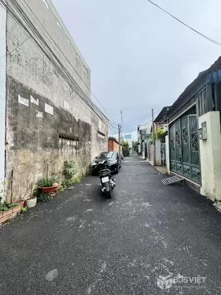 BÁN NHÀ CẤP LÔ GÓC THOÁNG MÁT - HẺM XE HƠI THÔNG ĐS 8 - LINH XUÂN -  67M2 - KQH, LỘ GIỚI - KHU DÂN TRÍ CAO - Giá Chỉ 4.1 TỶ