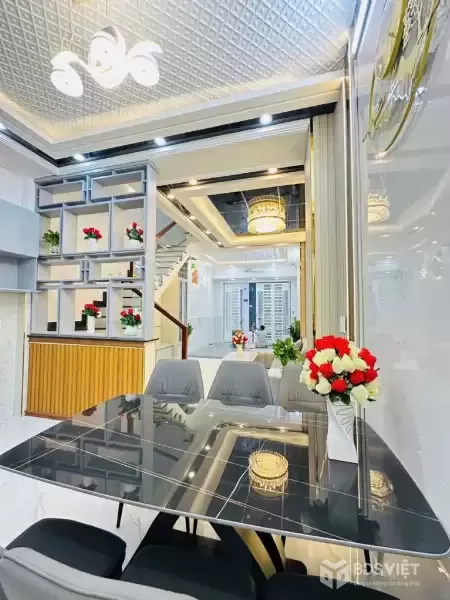 Bán nhà đẹp full nội thất, KDC đồng bộ, xe hơi vào tận nhà, chỉ 5 phút đến Quận 7