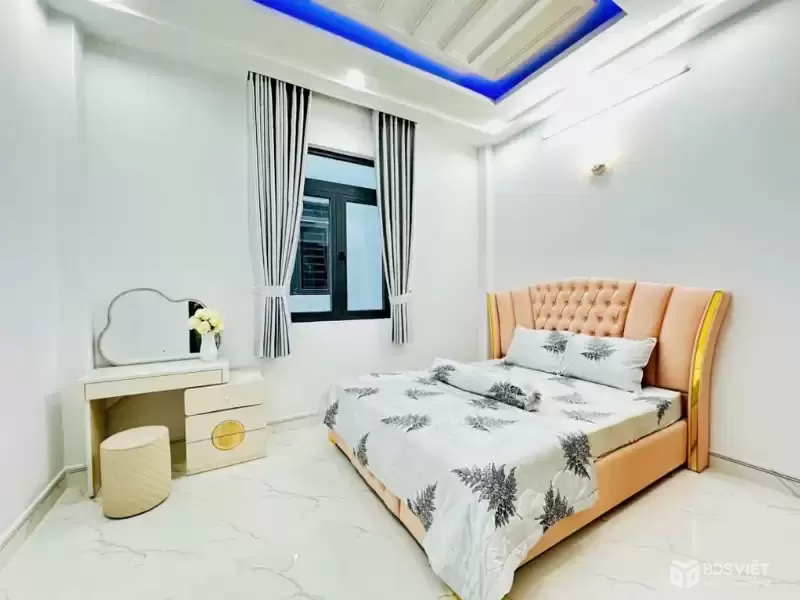 Bán nhà đẹp full nội thất, KDC đồng bộ, xe hơi vào tận nhà, chỉ 5 phút đến Quận 7