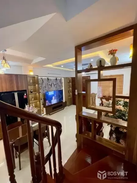DƯƠNG QUẢNG HÀM-40M GIÁ 11 TỶ 500--DÂN XÂY-NỘI THẤT XỊN-30M Ô TÔ