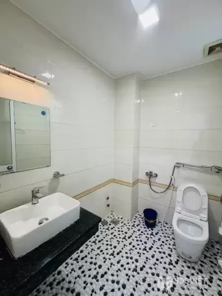 Bán Gấp Nhà Xinh- An Lạc Bình Tân - 84m2 - Hẻm 9M - Vuông Vức ~85tr/m2