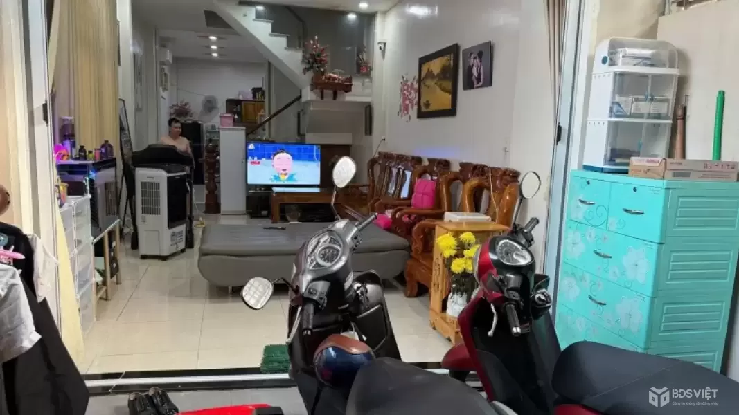 BÁN NHÀ TĂNG NHƠN PHÚ B-  VINCOM Q.9 - GÓC 2 MẶT HẺM XE TẢI - XE HƠI VÀO NHÀ - 2 TẦNG BTCT - CHỈ NHỈNH 6 TỶ.