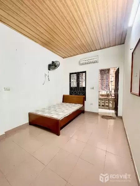 Bán nhà phố Trịnh Đình Cửu - Hoàng Mai –PHÂN LÔ ĐẸP – Ô TÔ ĐỖ CỬA – NGÕ THÔNG - CHỈ 10,89T
