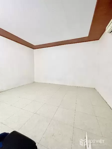 Bán nhà phố Trịnh Đình Cửu - Hoàng Mai –PHÂN LÔ ĐẸP – Ô TÔ ĐỖ CỬA – NGÕ THÔNG - CHỈ 10,89T