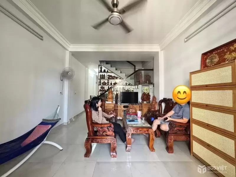 BÁN NHÀ MẶT TIỀN GẦN CHỢ HIỆP BÌNH CHÁNH, THỦ ĐỨC - 2 TẦNG ĐÚC - DT 60M 2PN - SỔ HOÀN CÔNG - Chỉ 5.8 tỷ.
