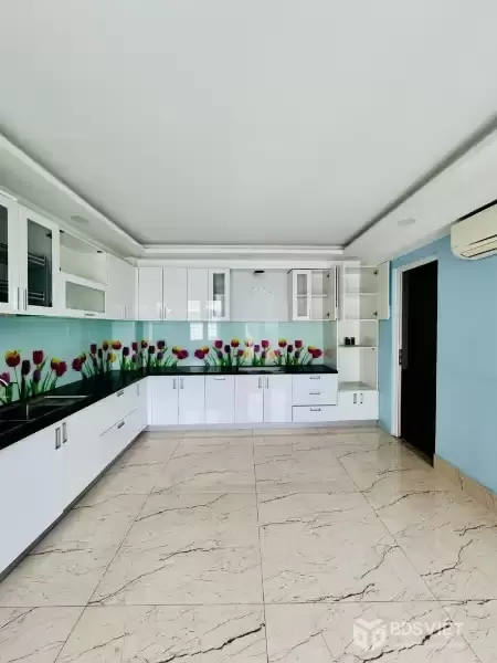 Bán nhà mặt phố 5 tầng ngang 7.2m Đường Cộng Hòa, P. Tân Thành