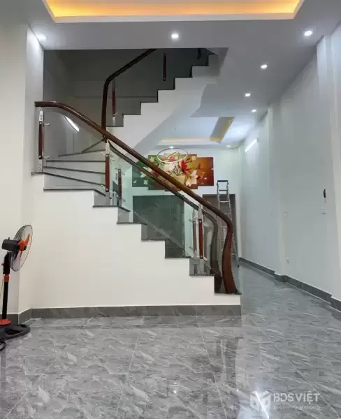 SIÊU PHẨM LẠC LONG QUÂN, NHÀ MỚI Ở NGAY, NỘI THẤT XỊN, 5T x 35M2, 8.33 TỶ