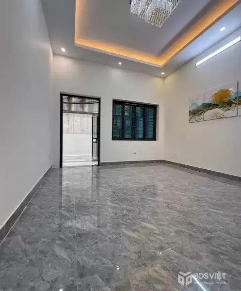 SIÊU PHẨM LẠC LONG QUÂN, NHÀ MỚI Ở NGAY, NỘI THẤT XỊN, 5T x 35M2, 8.33 TỶ