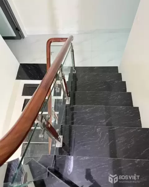 SIÊU PHẨM LẠC LONG QUÂN, NHÀ MỚI Ở NGAY, NỘI THẤT XỊN, 5T x 35M2, 8.33 TỶ
