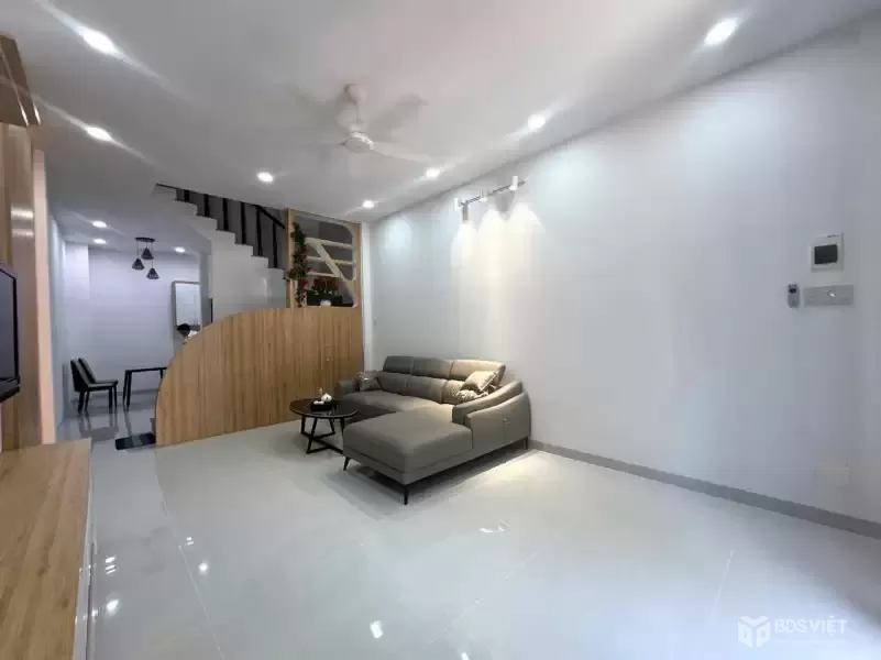 Nhà mới đẹp 3 tầng đường B5- TĐC KĐT VCN Phước Hải - phường Nam Nha Trang chỉ 6tỷ650tr