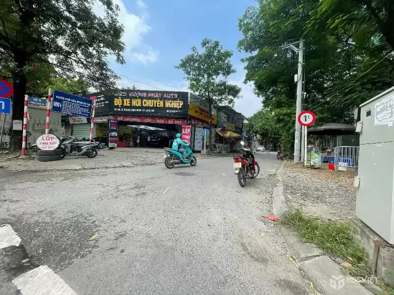 ĐẤT – LÔ GÓC – VỈA HÈ – ÔTÔ TRÁNH – KD SẦM UẤT – GẦN BV HỒNG NGỌC – LÊ QUANG ĐẠO – 81M², MT 6m.