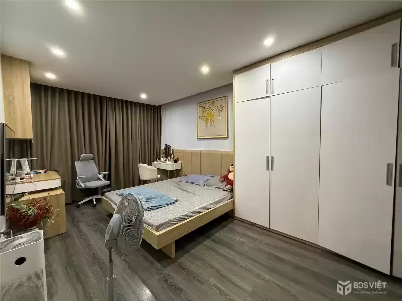 Tìm căn hộ 3PN đẹp, full nội thất, có sổ đỏ & slot ô tô?
Căn này tại Goldmark City chắc chắn sẽ khiến bạn ưng ngay từ lần xem đầu tiên!