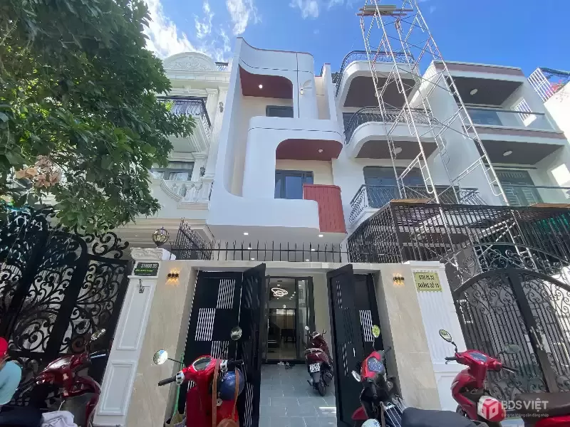 Nhà đẹp 3 tầng mới hoàn toàn full nội thất mới - đẹp - xịn KDT Hà Quang 2 Nha Trang