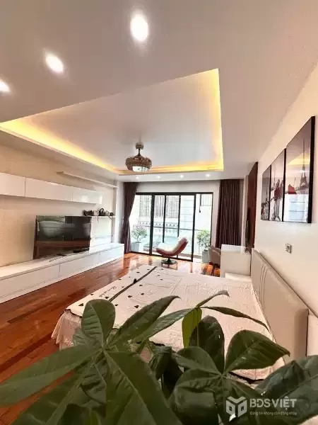 Nhà Tam Trinh- Đền Lừ Hoàng Mai-DT 54m2x6T thang máy mới -full nội thất- ô tô kinh doanh 