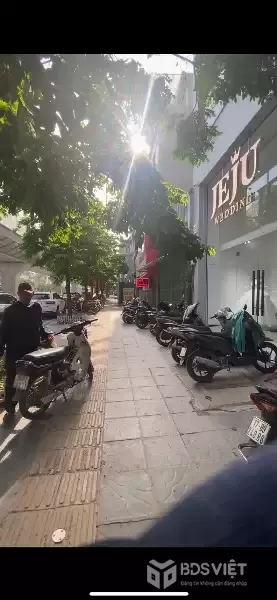 BÁN GẤP! Lô Góc Đẹp Nhất Phố Minh Khai, 110m² MT 4.8m, Chỉ 52 Tỷ.