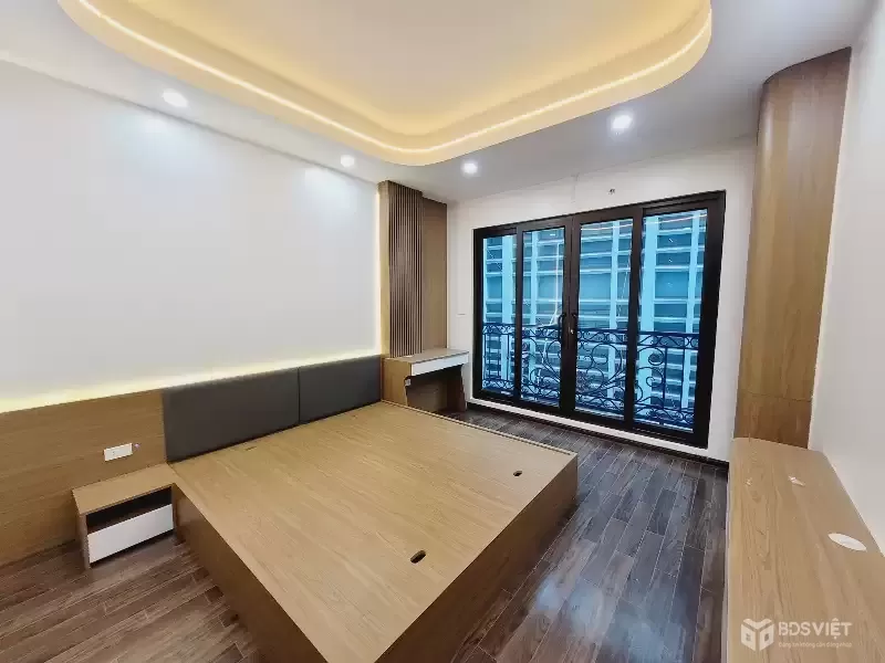 Bán nhà 5 tầng, ô tô đỗ cửa – Ngõ thẳng, cách phố Cầu Giấy chỉ 50m – Giá 15.5 tỷ