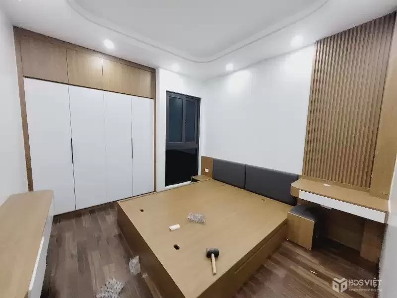 Bán nhà 5 tầng, ô tô đỗ cửa – Ngõ thẳng, cách phố Cầu Giấy chỉ 50m – Giá 15.5 tỷ