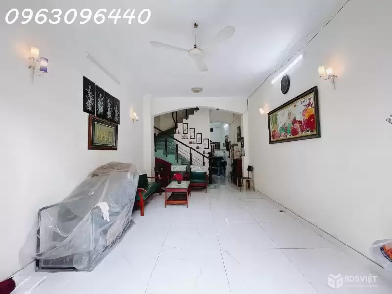 Bán Nhà 2 Tầng 80m² Hẻm Rộng 8m Quận 7 – Giá 8.9 Tỷ – Sổ Đỏ Chính Chủ