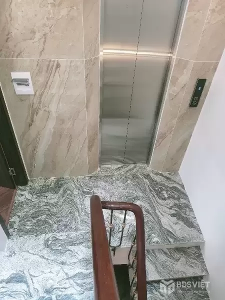 TRẦN DUY HƯNG 40M-13,7 TỶ-LÔ GÓC,THANG MÁY-NGÕ 3M,NỘI THẤT XỊN