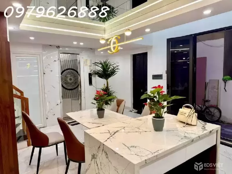 SIÊU HOT HIT HÀNG HIẾM BAY TRONG NGÀY - TRUNG TÂM THANH XUÂN - NGÕ VIP. 41x6 tầng.