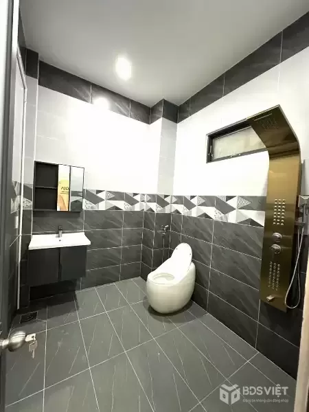 NHÀ 1 TRỆT 1 LẦU ĐẸP TẠI DIÊN KHÁNH CÁCH VÕ NGUYÊN GIÁP chỉ 300m