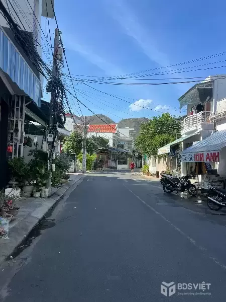 BÁN ĐẤT TẶNG NHÀ – VỊ TRÍ ĐẸP TẠI VĨNH HOÀ, NHA TRANG, CÁCH BIỂN CHỈ 800M