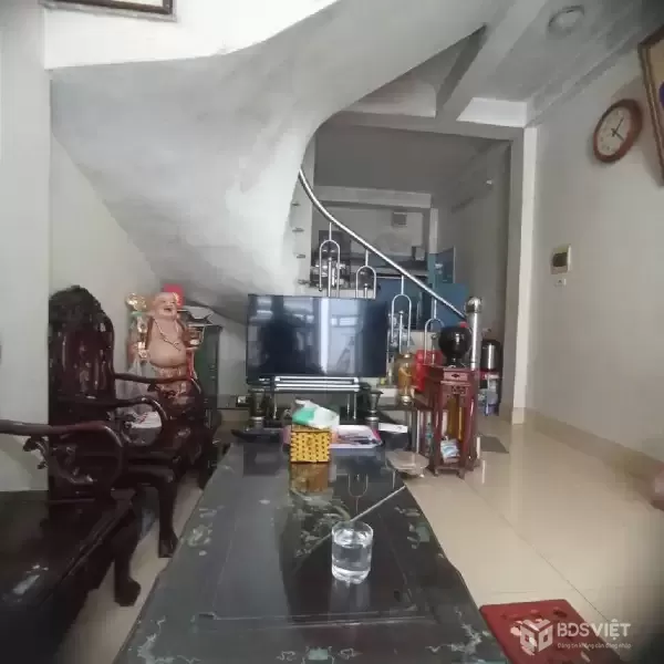 Lạc Long Quân - ngõ nông - oto - dân xây 5N - nhỉnh 8 tỷ.