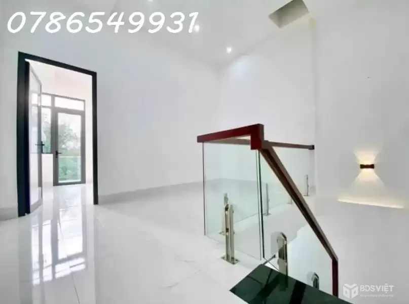 BÁN NHÀ 2 TẦNG 60M2 SÁT VINCOM LÊ VĂN VIỆT NHỈNH 3 TỶ