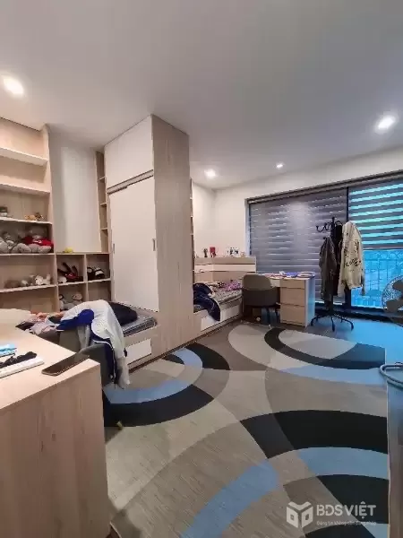 ĐÊ LA THÀNH 42M-15,5 TỶ-Ô TÔ QUA NHÀ,NGÕ THÔNG,KINH DOANH,THANG MÁY,20M RA PHỐ