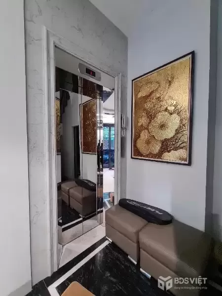 ĐÊ LA THÀNH 42M-15,5 TỶ-Ô TÔ QUA NHÀ,NGÕ THÔNG,KINH DOANH,THANG MÁY,20M RA PHỐ