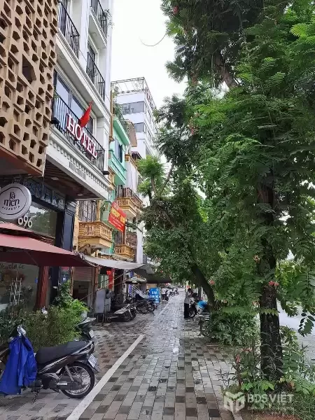 Siêu phẩm Lạc Long Quân  MT khủng 9.4m 115m² 8T Thang máy KD đỉnh Vỉa hè rộng 74 tỷ
