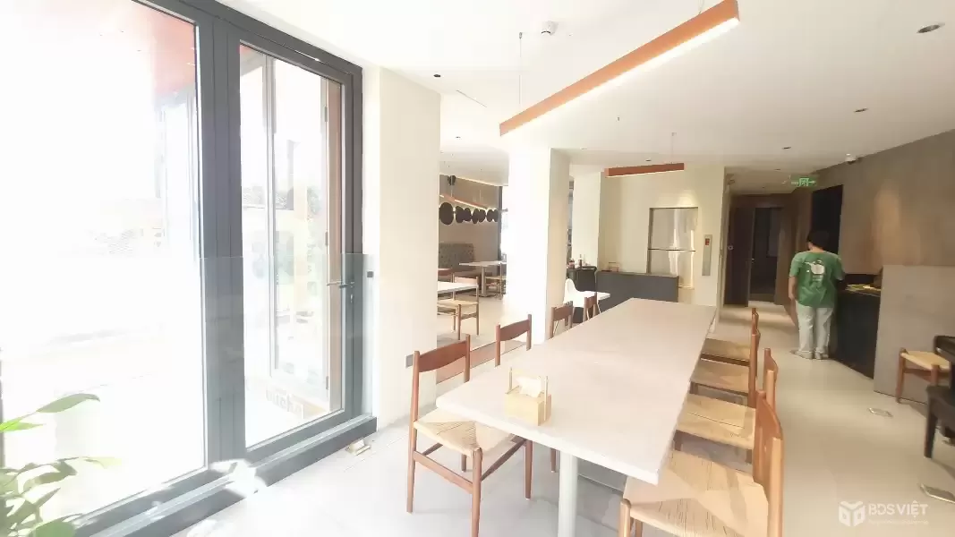 Siêu phẩm Lạc Long Quân  MT khủng 9.4m 115m² 8T Thang máy KD đỉnh Vỉa hè rộng 74 tỷ