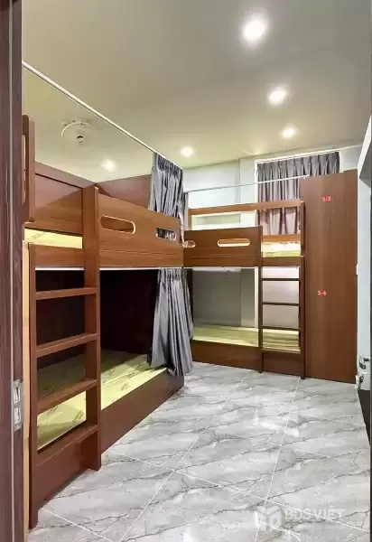 Bán Nhà Mặt Tiền Đường Ngay Đại Học Tôn Đức Thắng Quận 7 – Thu Nhập 80 Triệu/Tháng
