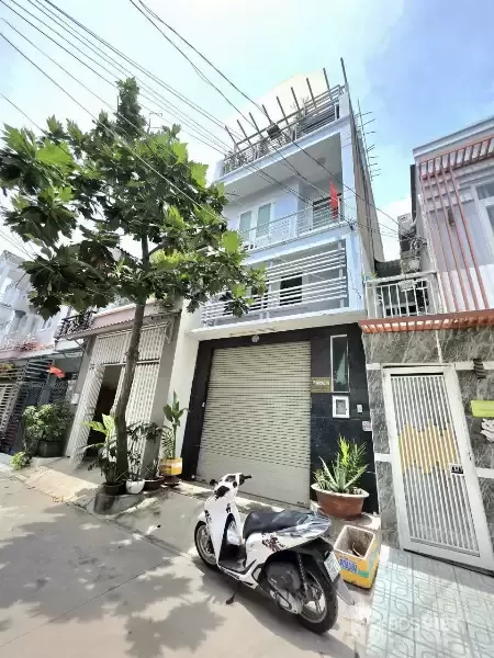Bán Nhà Xe Hơi Vào Tận Nơi – Đường Trước Nhà 8m – Huỳnh Tấn Phát Nhà Bè