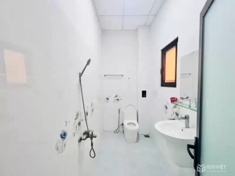 Bán nhà 2 tầng 51m2 - Hồ Văn Long, sát chung cư Lê Thành - đường nhựa 8m - giá hơn 3 tỷ