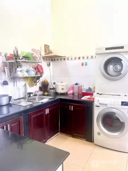 Bán Nhà 3 Tầng Hẻm Xe Hơi Huỳnh Tấn Phát, Phường Phú Thuận, Quận 7 – Giá 6,5 Tỷ