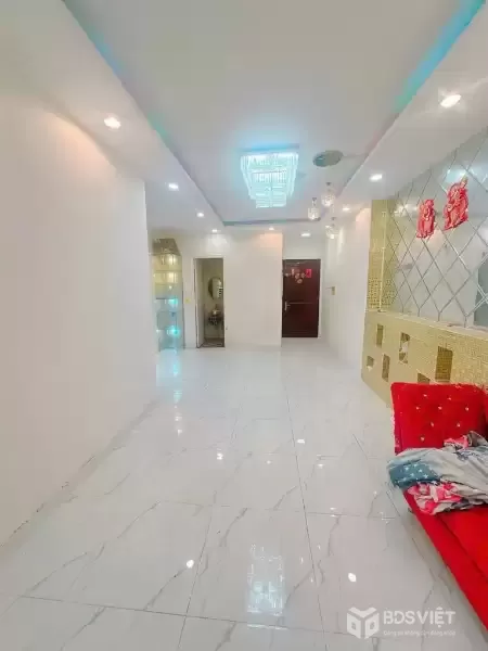 Bán chung cư Nguyễn Chí Thanh - 62m2, 2PN - thang máy, view đẹp - đã có sổ hồng - hơn 3 tỷ