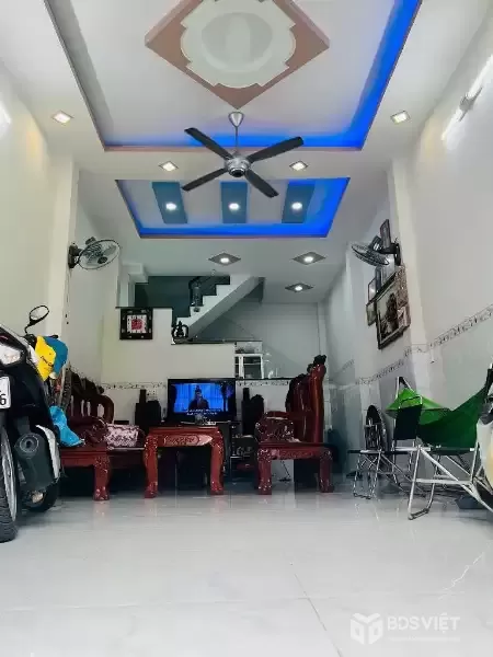 Bán nhà Lê Văn Quưới - Hẻm xe hơi - 40m2 (4x10) - 2 tầng đẹp - Ngã Tư Bốn Xã - hơn 4 tỷ