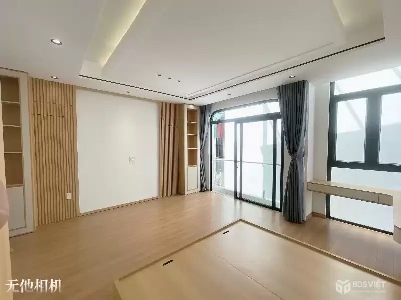 NHÀ MỚI 7 TẦNG THANG MÁY – XUÂN LA – Ô TÔ VÀO NHÀ – 25 TỶ