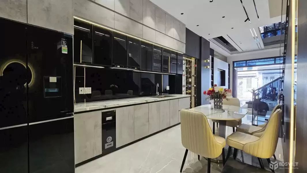 BÁN NHÀ PHỐ GÓC 2 MẶT TIỀN THOÁNG MÁT – HẺM 1422 HUỲNH TẤN PHÁT, QUẬN 7 ,