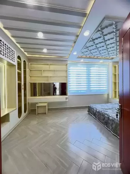 Bán Nhà Villa Ngang Lớn 5.5m - 83m² - Huỳnh Tấn Phát, P. Tân Phú, Q7 - 8.8 Tỷ
v