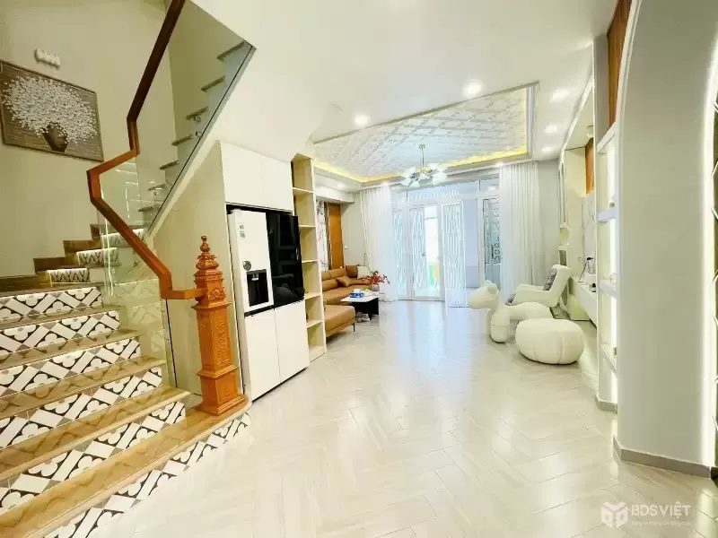 VILLA AN CƯ LẠC NGHIỆP TẠI QUẬN 7 - VUÔNG VỨC, NGANG LỚN HIẾM CÓ - 8.8 Tỷ