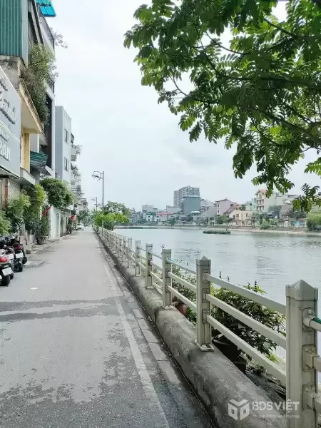 VIP HOT-  BÁN ĐẤT MẶT HỒ NGỌC LÂM - LONG BIÊN - HN