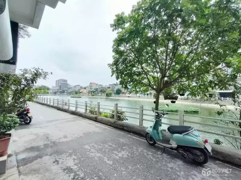 VIP HOT-  BÁN ĐẤT MẶT HỒ NGỌC LÂM - LONG BIÊN - HN