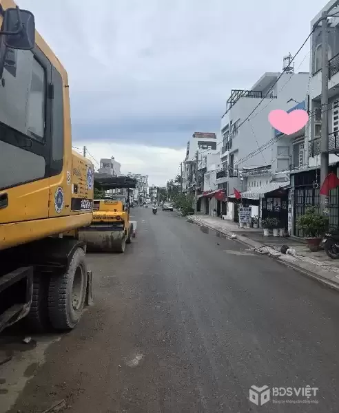 Bán nhà mặt tiền đường 15m có lề, 67m2 (4x17), Ngay Nguyễn Quý Yên, giáp Q6, chỉ hơn 5 tỷ
