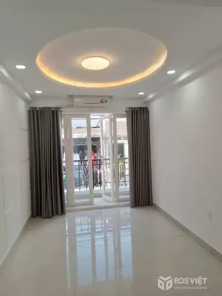 Nhà  HXH Đường Nguyễn Tiểu La Quận 10 Phường 8.