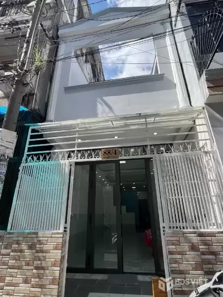 Bán nhà 3 tầng đẹp Thái Phiên, 44m2, gần Lạc Long Quân, Trung tâm Q11, chỉ hơn 5 tỷ