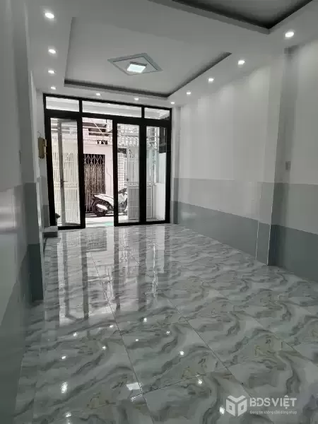 Bán nhà 3 tầng đẹp Thái Phiên, 44m2, gần Lạc Long Quân, Trung tâm Q11, chỉ hơn 5 tỷ