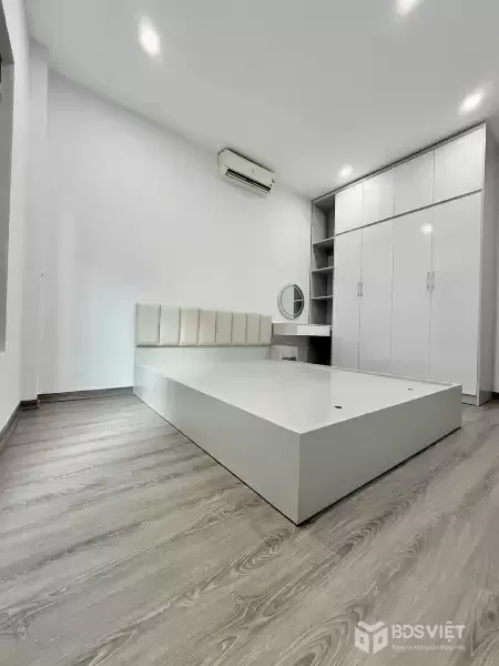 Bán nhà SIÊU MỚI Hai Bà Trưng 25M x 5T. MT thoáng. Full nội thất, siêu gần phố